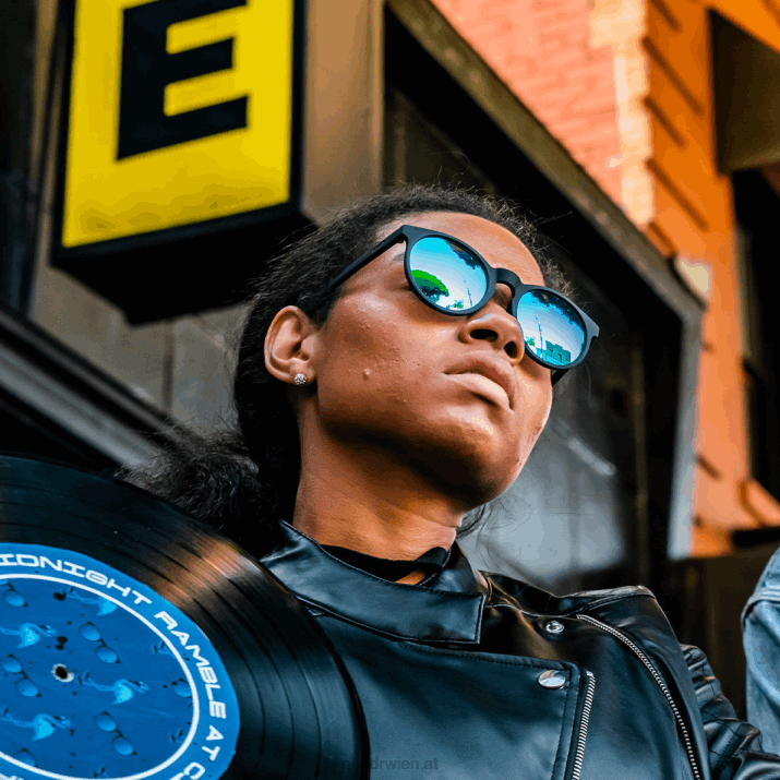 0X2087 Mitternachtsspaziergang in der Circle Bar Goodr